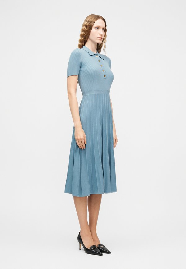 MICHAEL Michael Kors FIT FLARE