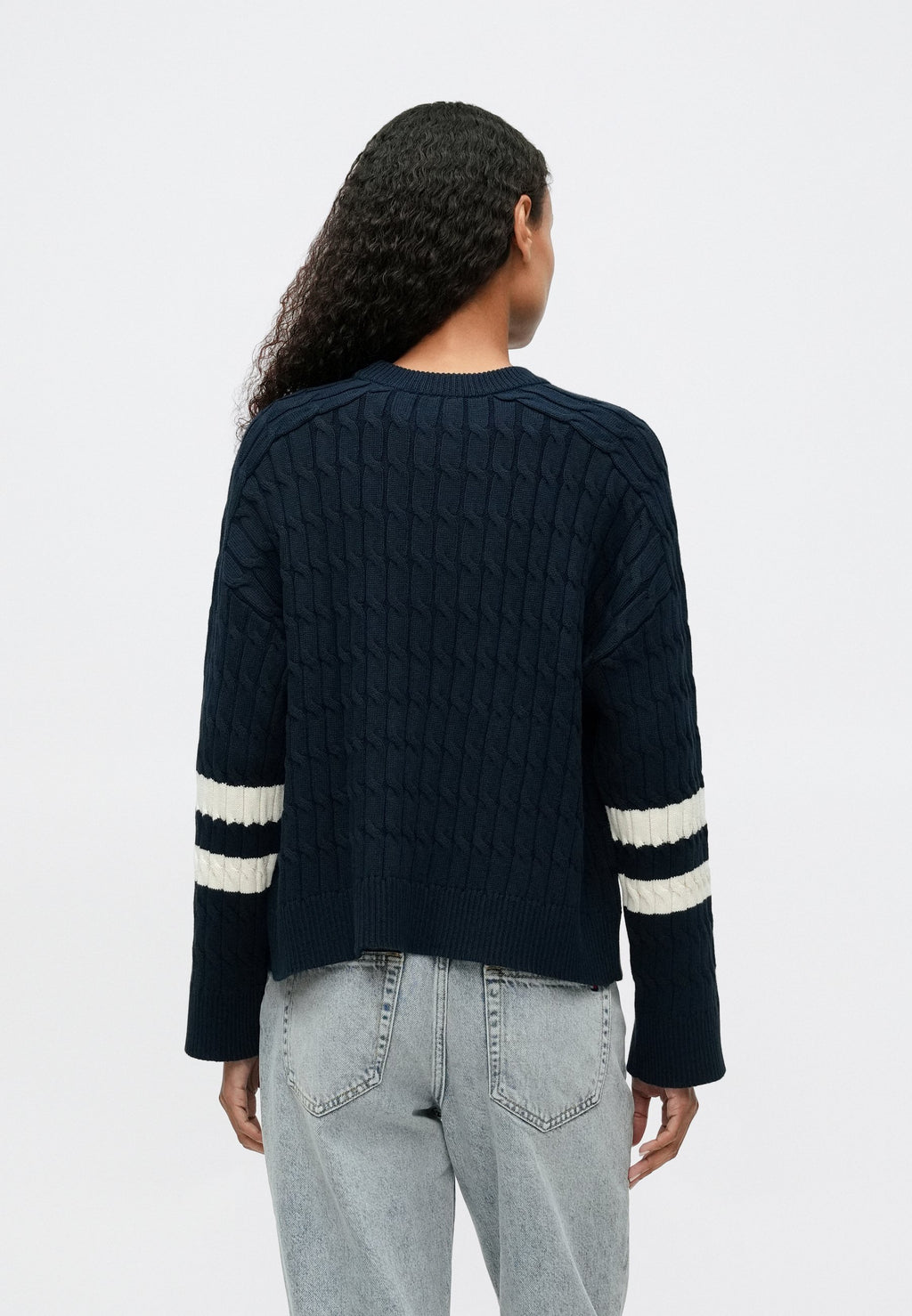LOGO EMBROIDERY RELAXED CABLE KNIT JUMPER Media 4