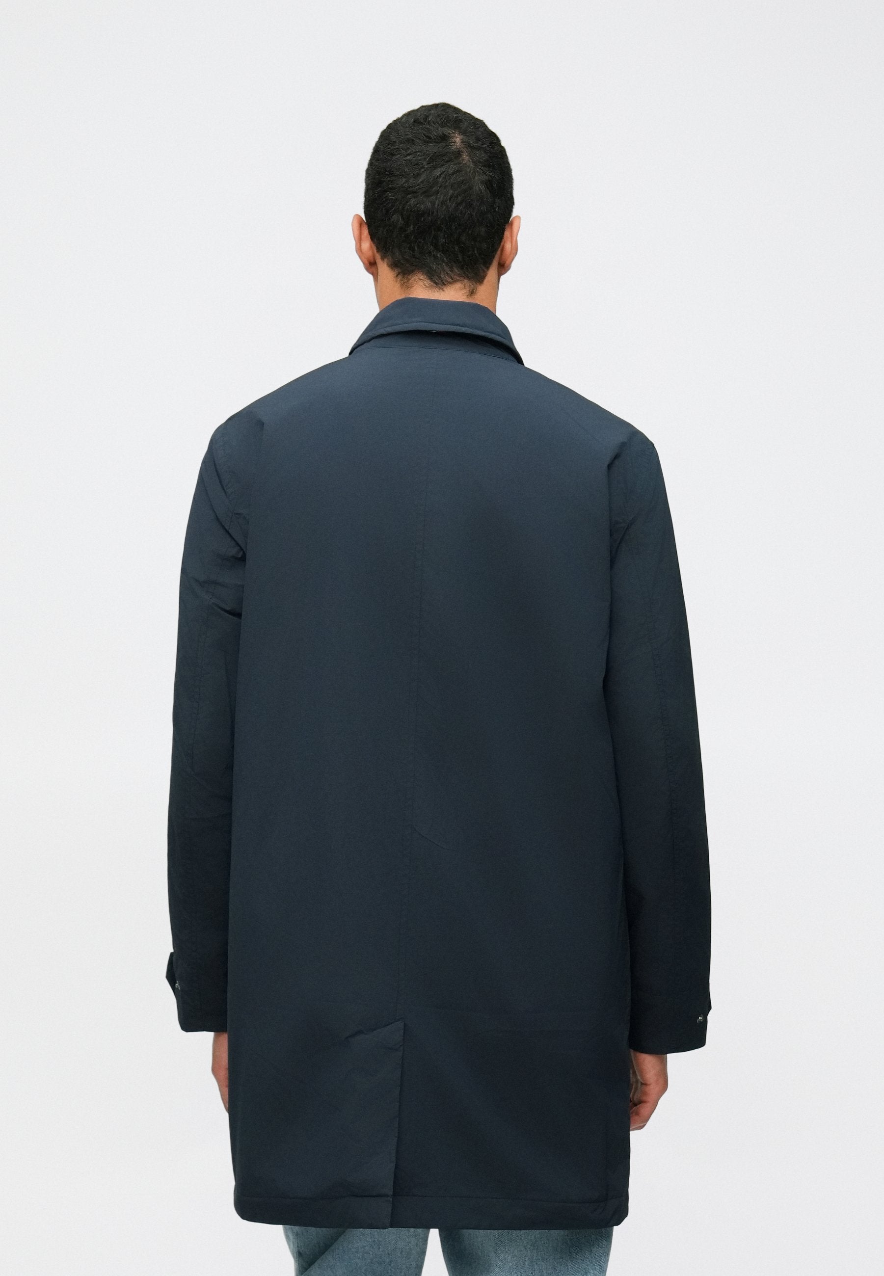 LIGHTWEIGHT PACKABLE CAR COAT Media 4