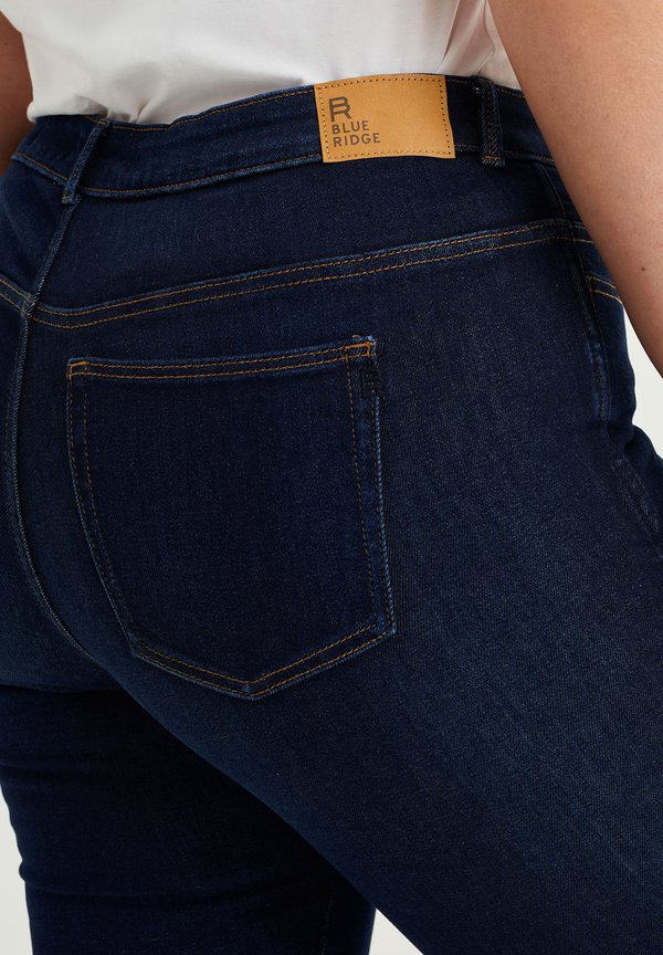 WE Fashion BLUE RIDGE CURVE