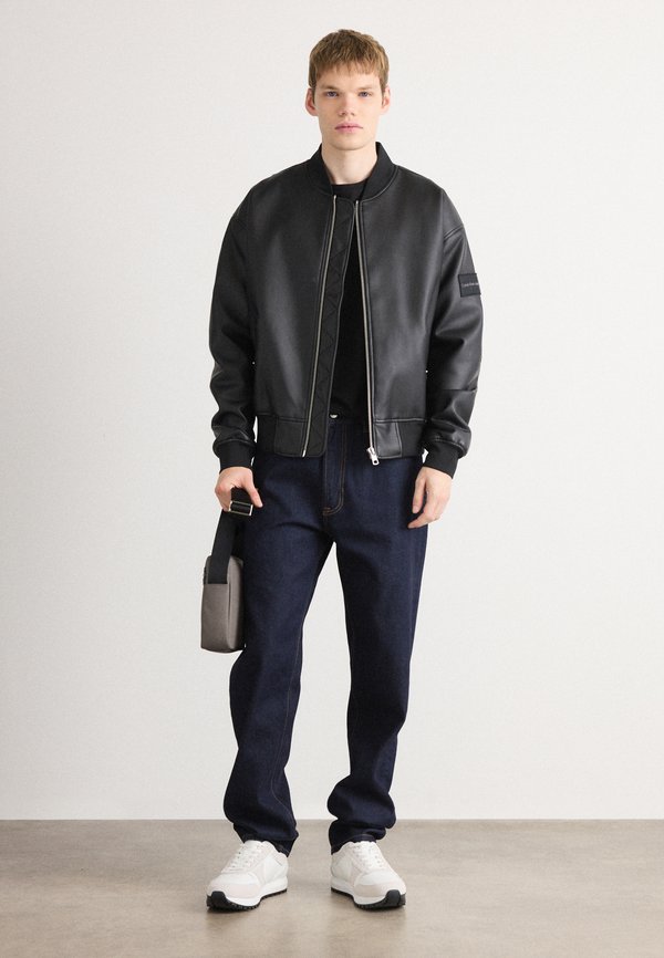 Calvin Klein 90S TAPER