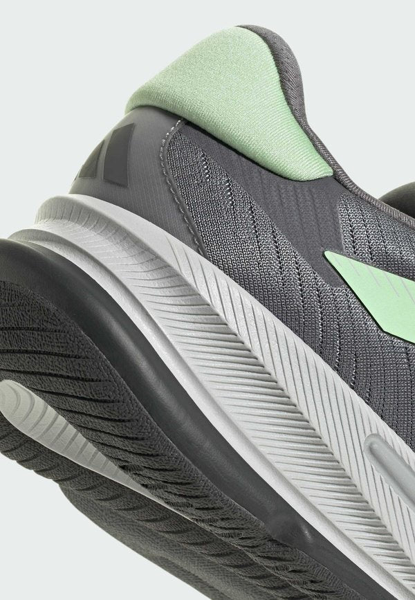 adidas Performance SUPERNOVA