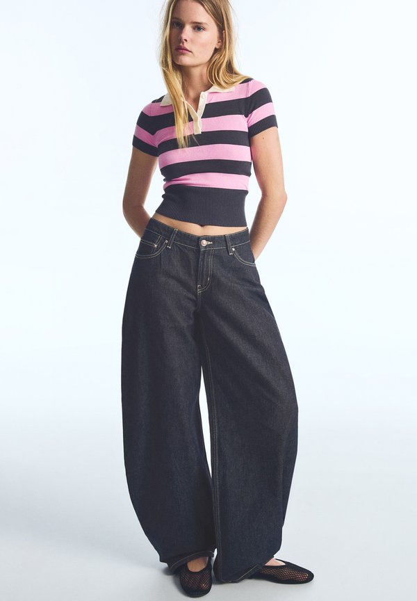 Bershka STRIPED SHORT SLEEVE KNIT - SWEATER - Polo shirt - light pink