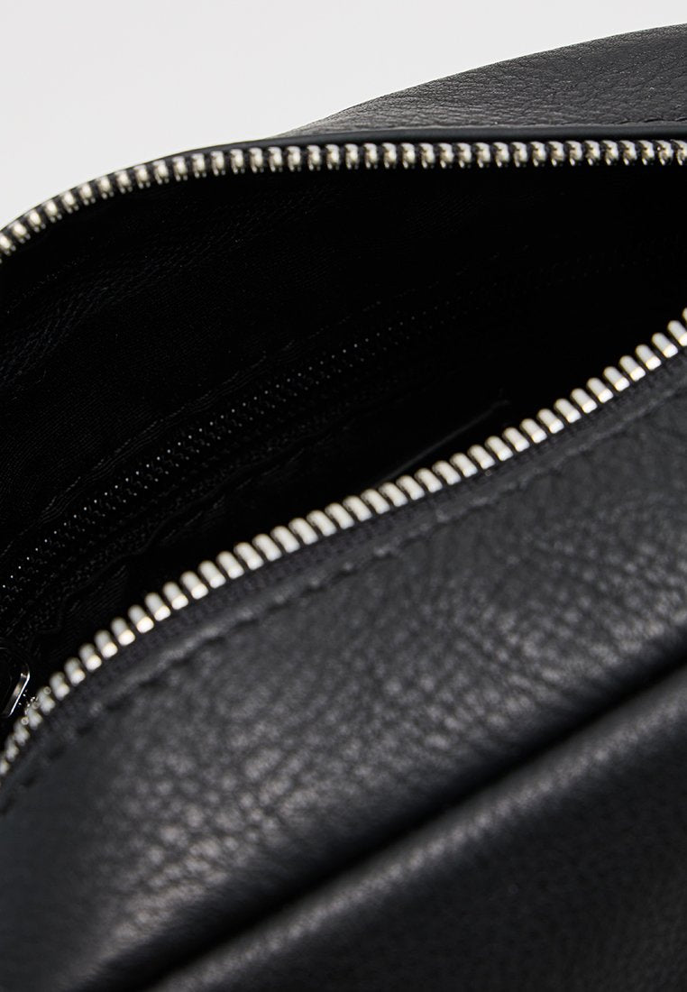Marc O'Polo CROSSBODY BAG M