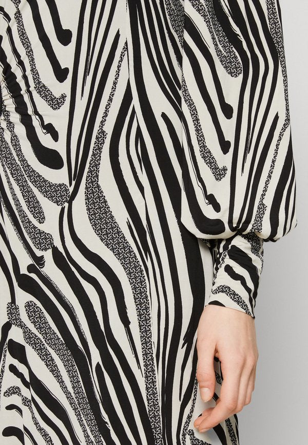 Gestuz ODA ONE SHOULDER DRESS