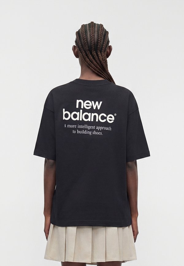 New Balance INTELLIGENT RELAXED  - Print T-shirt - black