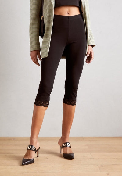 Anna Field CAPRI