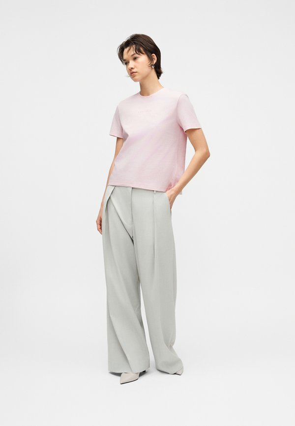 Calvin Klein CLASSIC LOGO GRAP