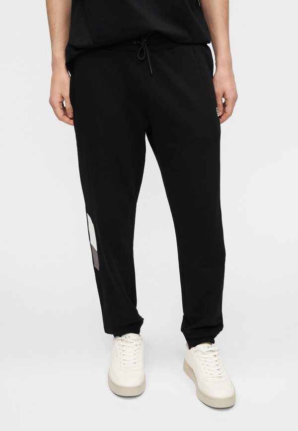 EA7 Emporio Armani TRAIN SUMMER BLOCK PANTS
