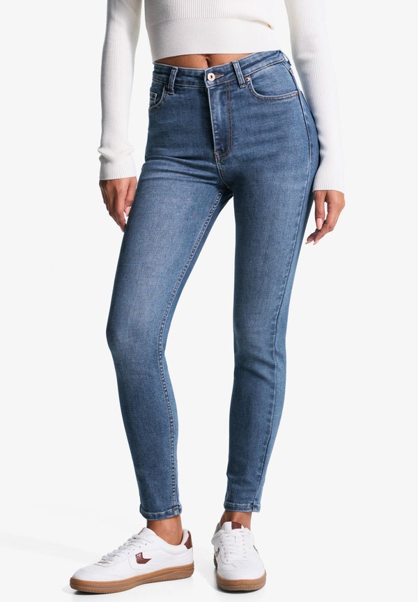 Bershka Jeans Skinny Fit - light blue denim