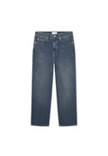 Dunkelblaue Jeans aus Denim mit geradem Bein, fünf Taschen und Reißverschluss. Mit dezentem Verblassen und kontrastierenden Nähten an den Säumen.