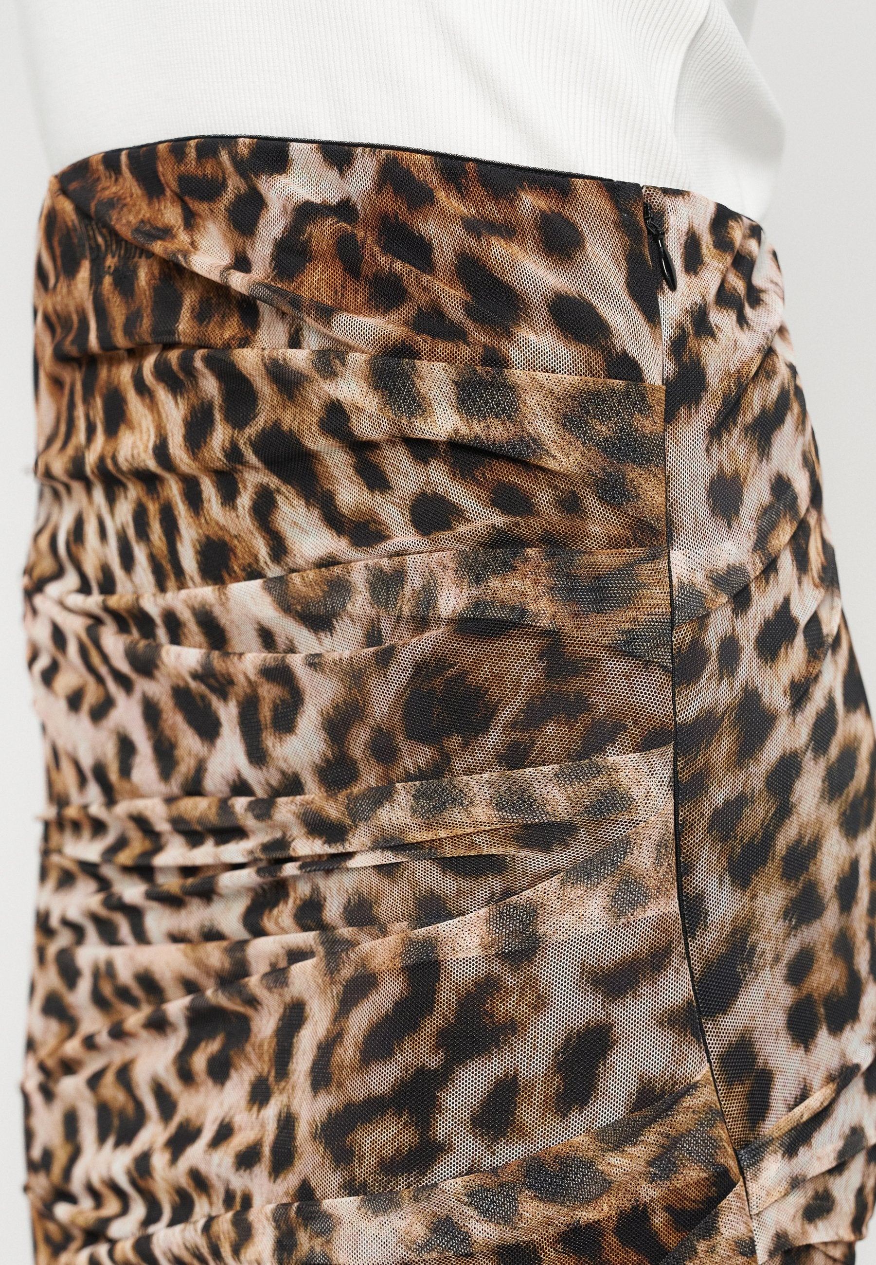 MOSCHINO JEANS