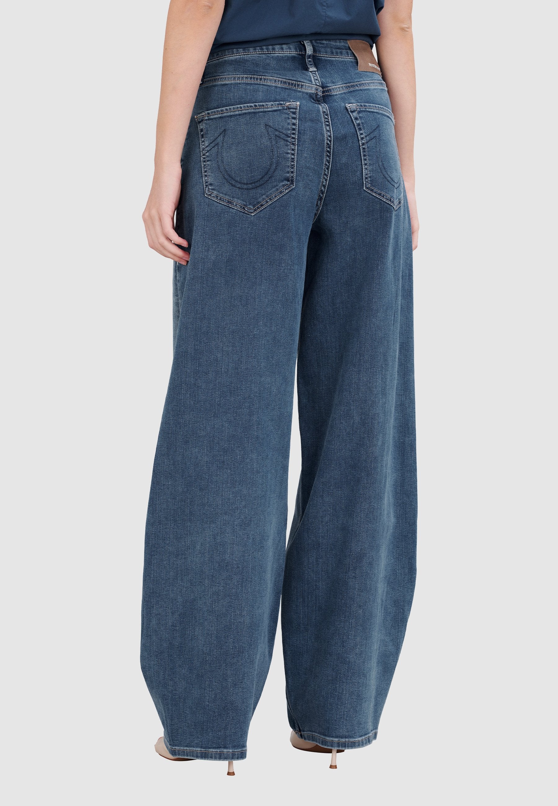 True Religion  RUBY VOLUME