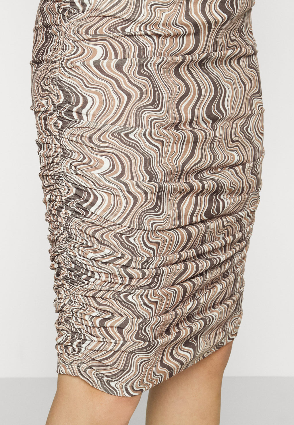 NA-KD ROUCHED DETAIL SKIRT SWIRL