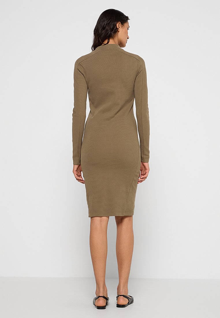 SLIM FIT Media 2