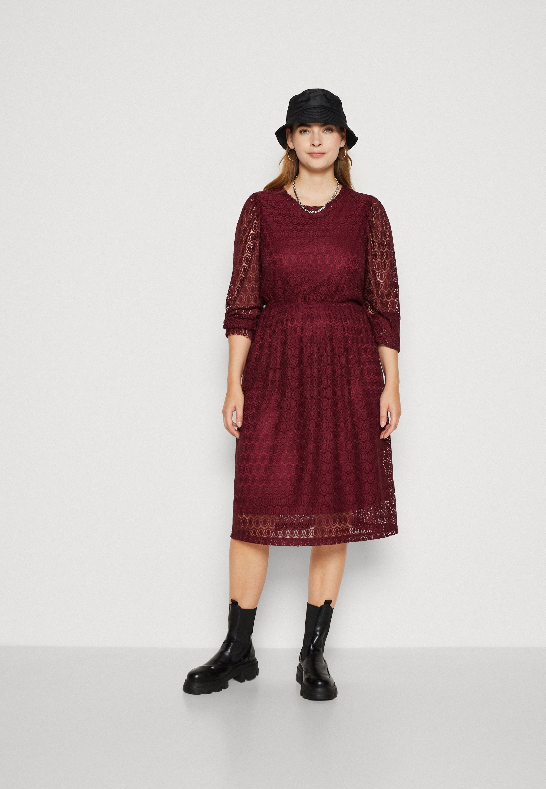 CAREMILA DRESS Media 2