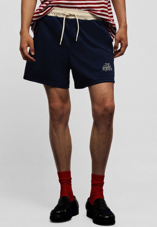 Bershka SHORT WITH PATCH - BERMUDA SHORTS - Tracksuit bottoms - royal blue