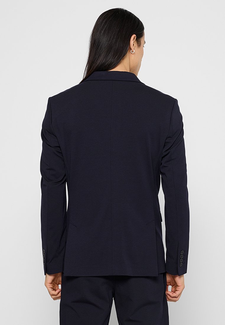 Selected NOAH SLIM FIT