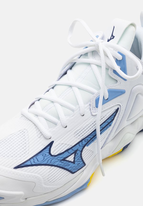 Mizuno WAVE MOMENTUM 3 MID