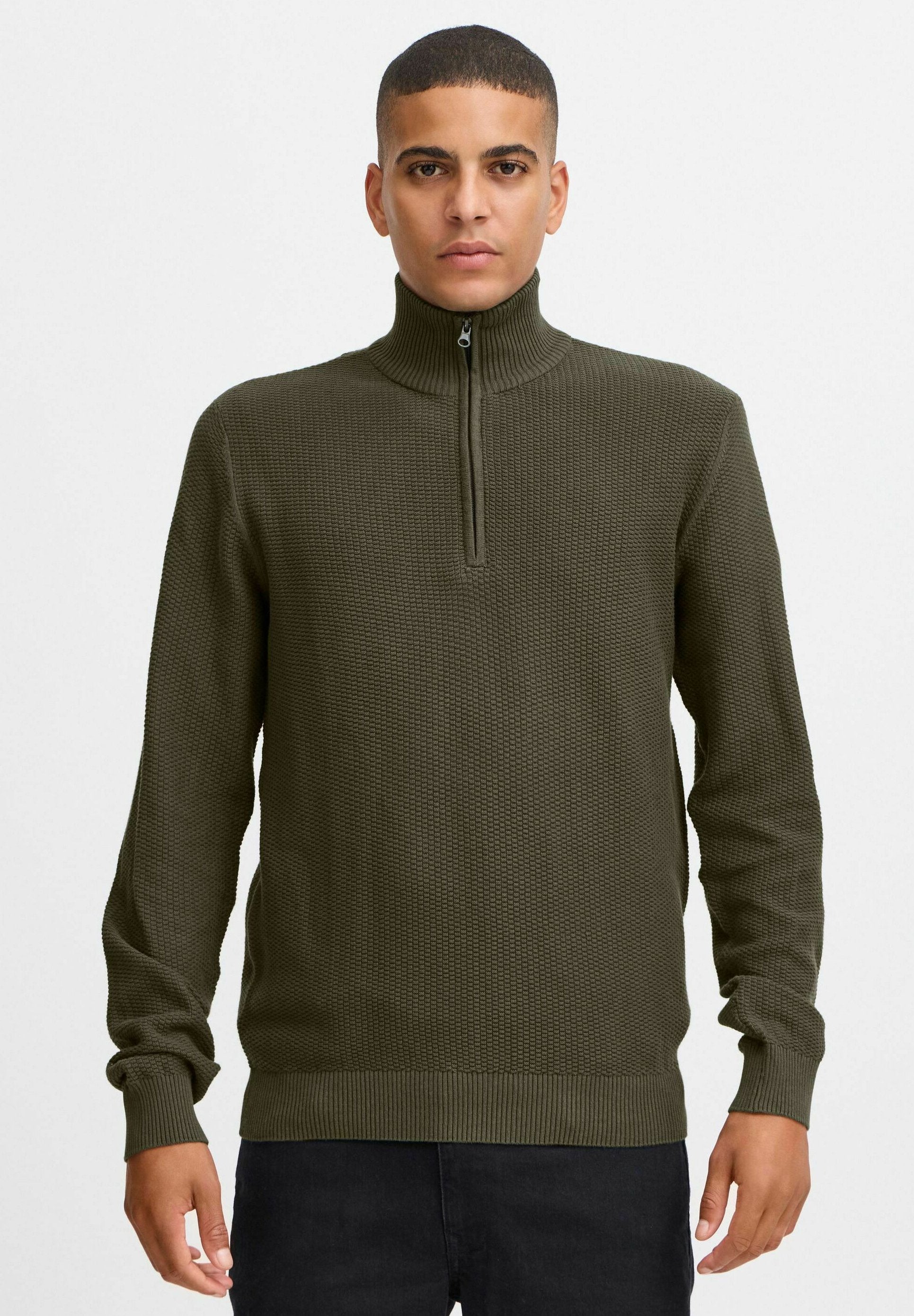 BHPULLOVER FINE KNIT TROYER Media 3