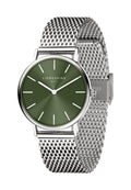 Silbernes Mesh-Armbanduhr mit einem runden grünen Zifferblatt, weißen Stundenmarkierungen und einem eleganten Design. Verfügt über einen einfachen Verschluss und polierte Metallakzente.