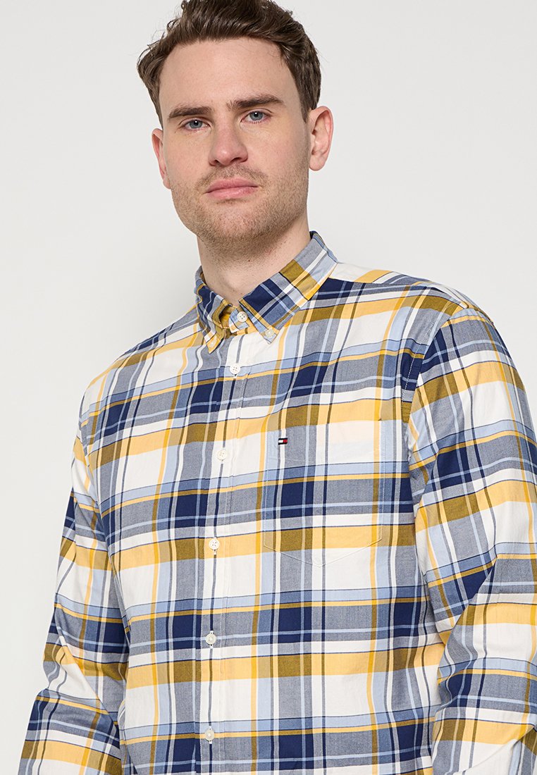 REGULAR FIT Media 5