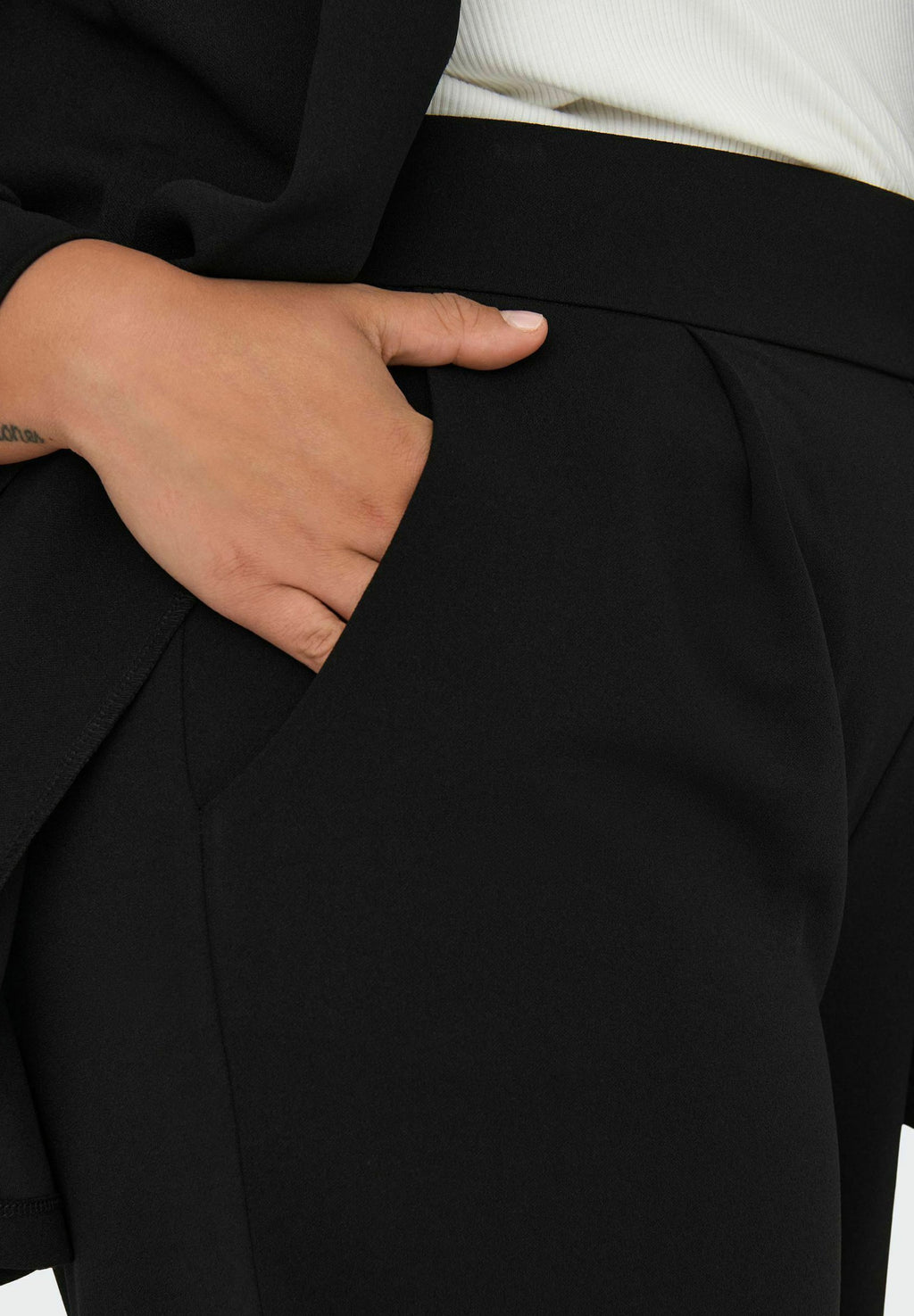 ONLY Carmakoma CARSTILLA ONE PANT