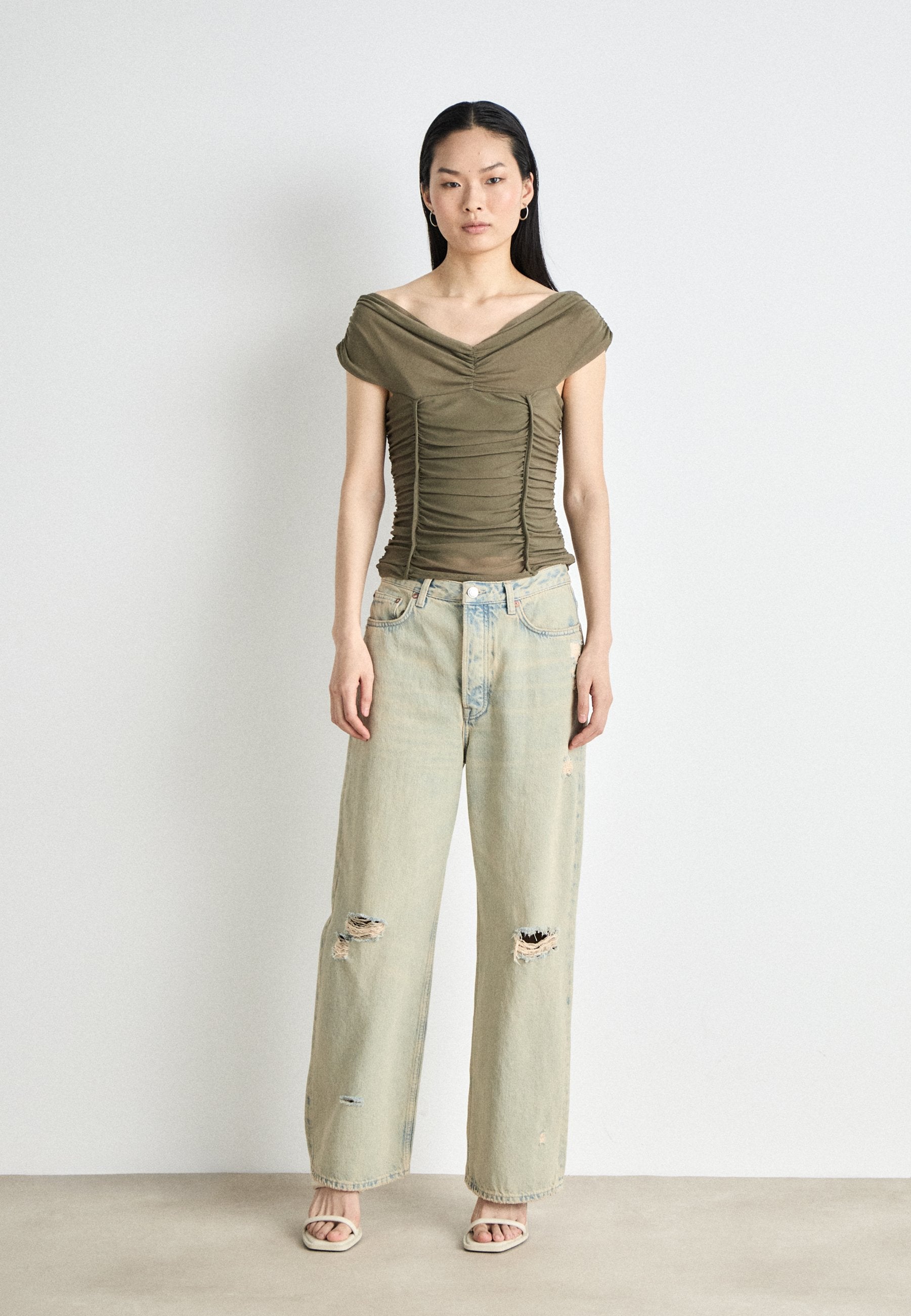 Gestuz OFF SHOULDER