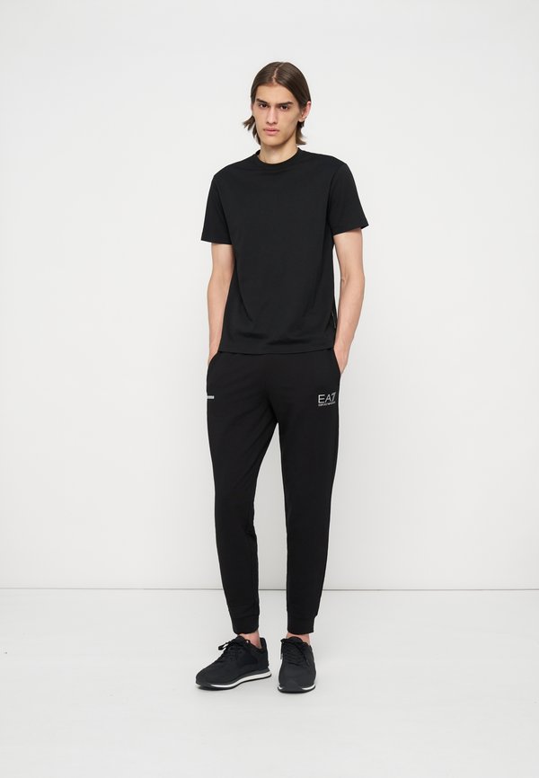 EA7 Emporio Armani
