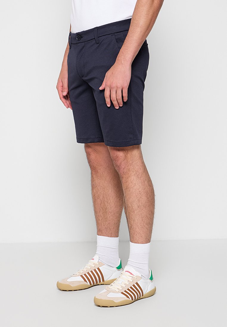 ONSTHOR SLIM FIT Media 2