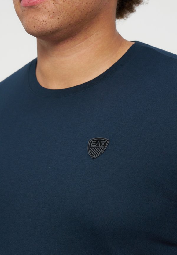 EA7 Emporio Armani