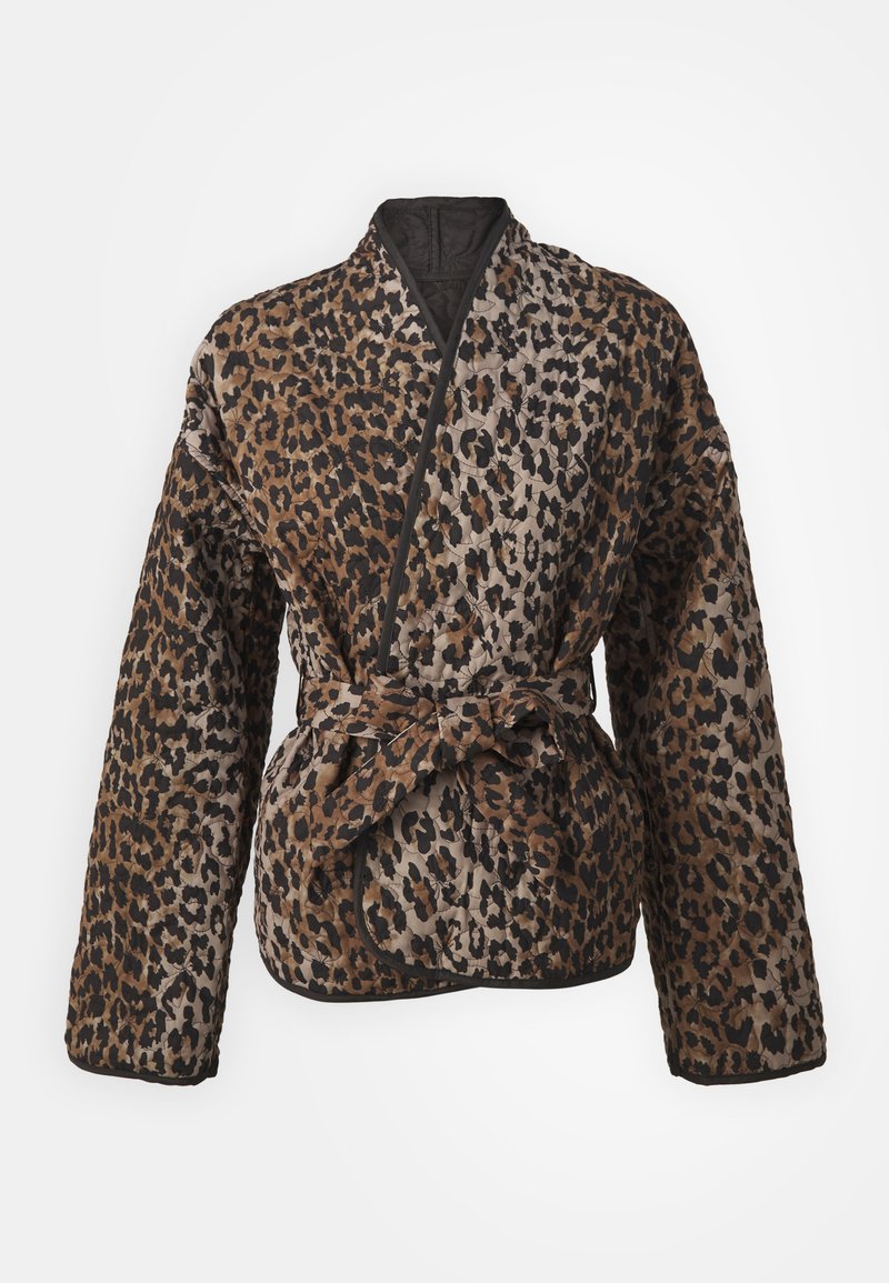 Leopardenmuster Steppjacke mit langen Ärmeln, einem Bindegürtel und kontrastierendem schwarzen Besatz. Sie verfügt über verschiedene Brauntöne und Beige.