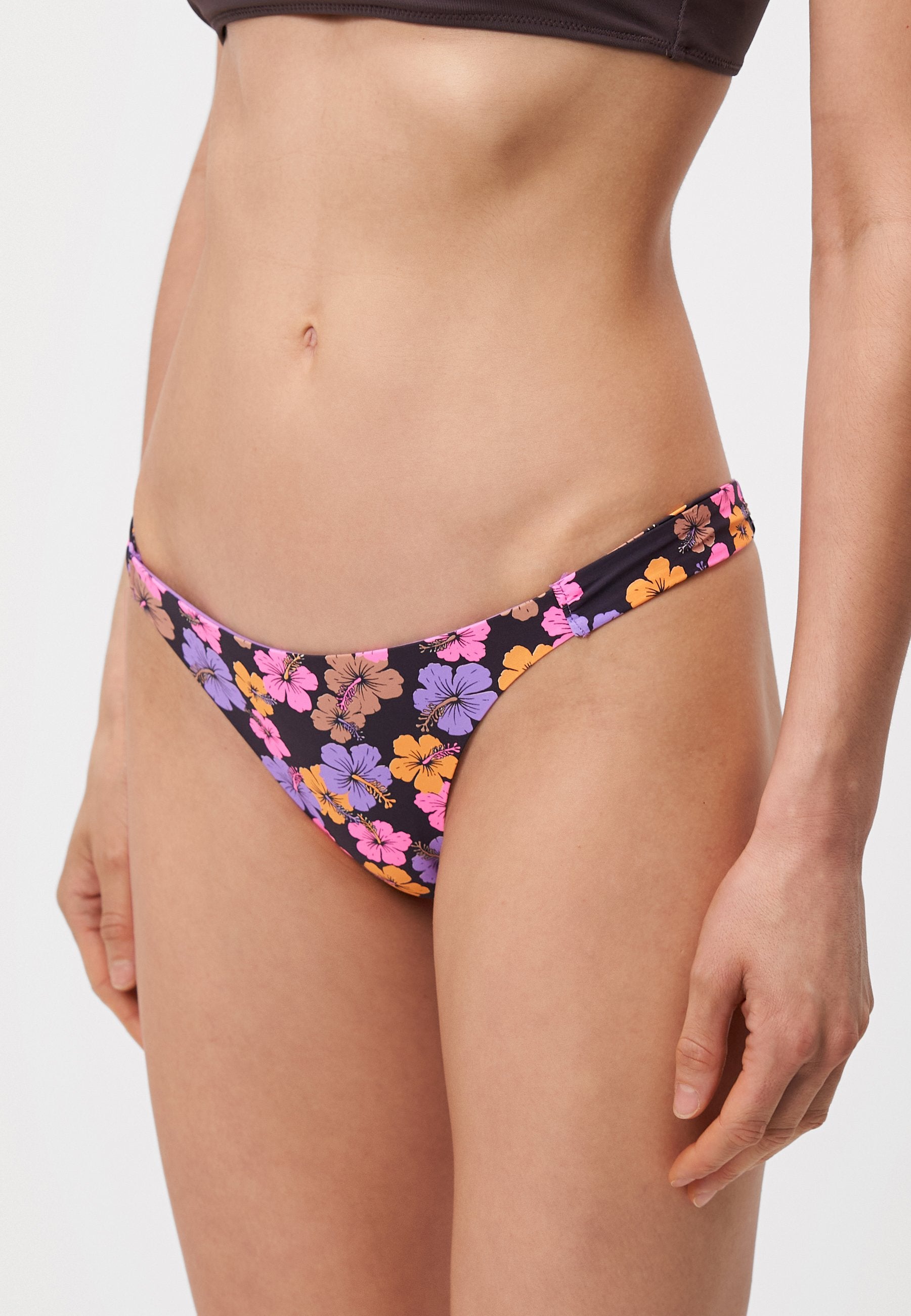 LOVE Stories Bikini-Hose Media 3