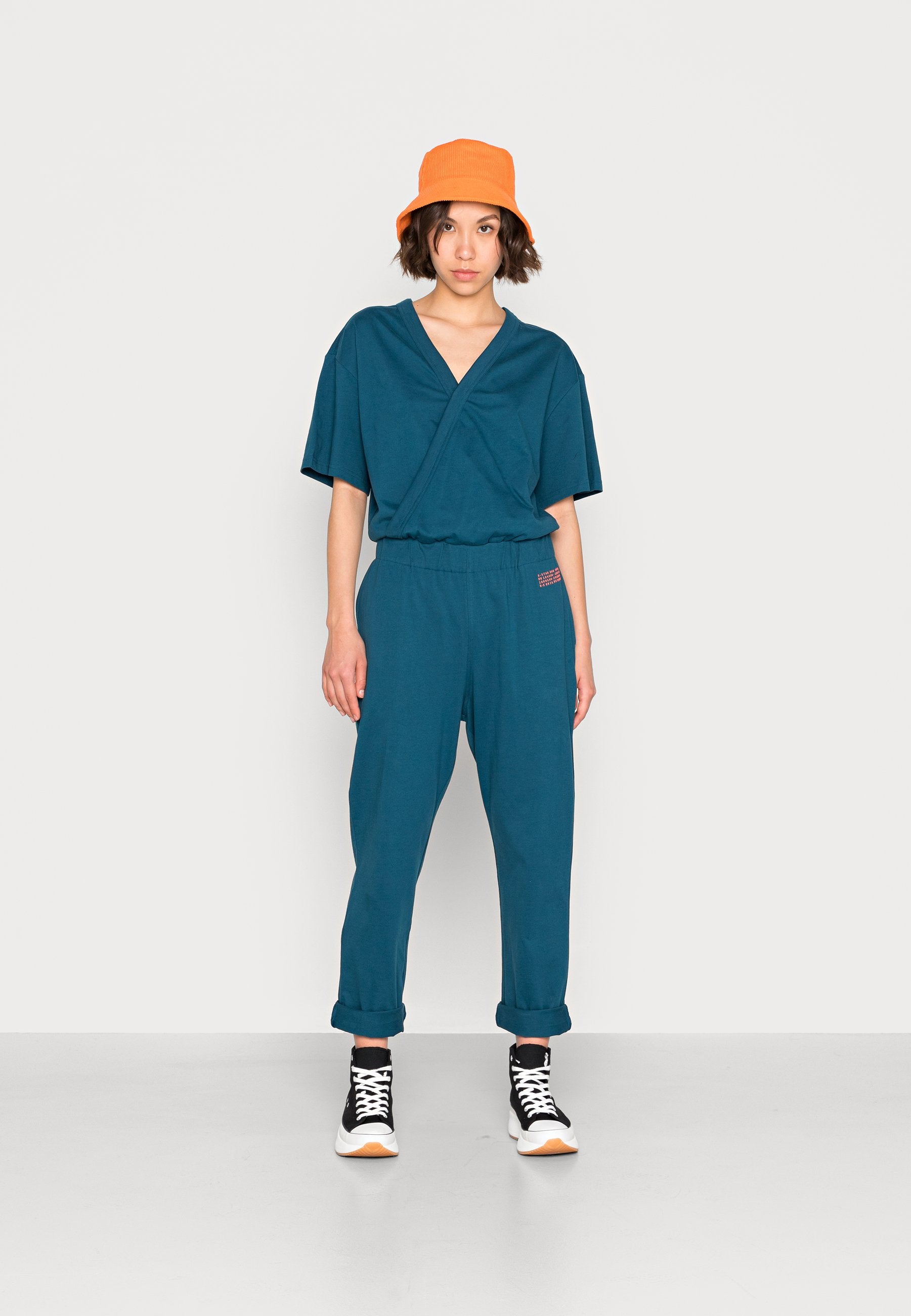 BOHDANA JUMPSUIT S\S Media 2