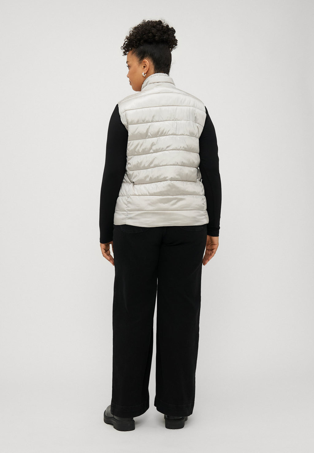 CARVEGA LIFE QUILT WAISTCOAT Media 4