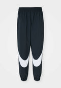 Nike Sportswear LOGO