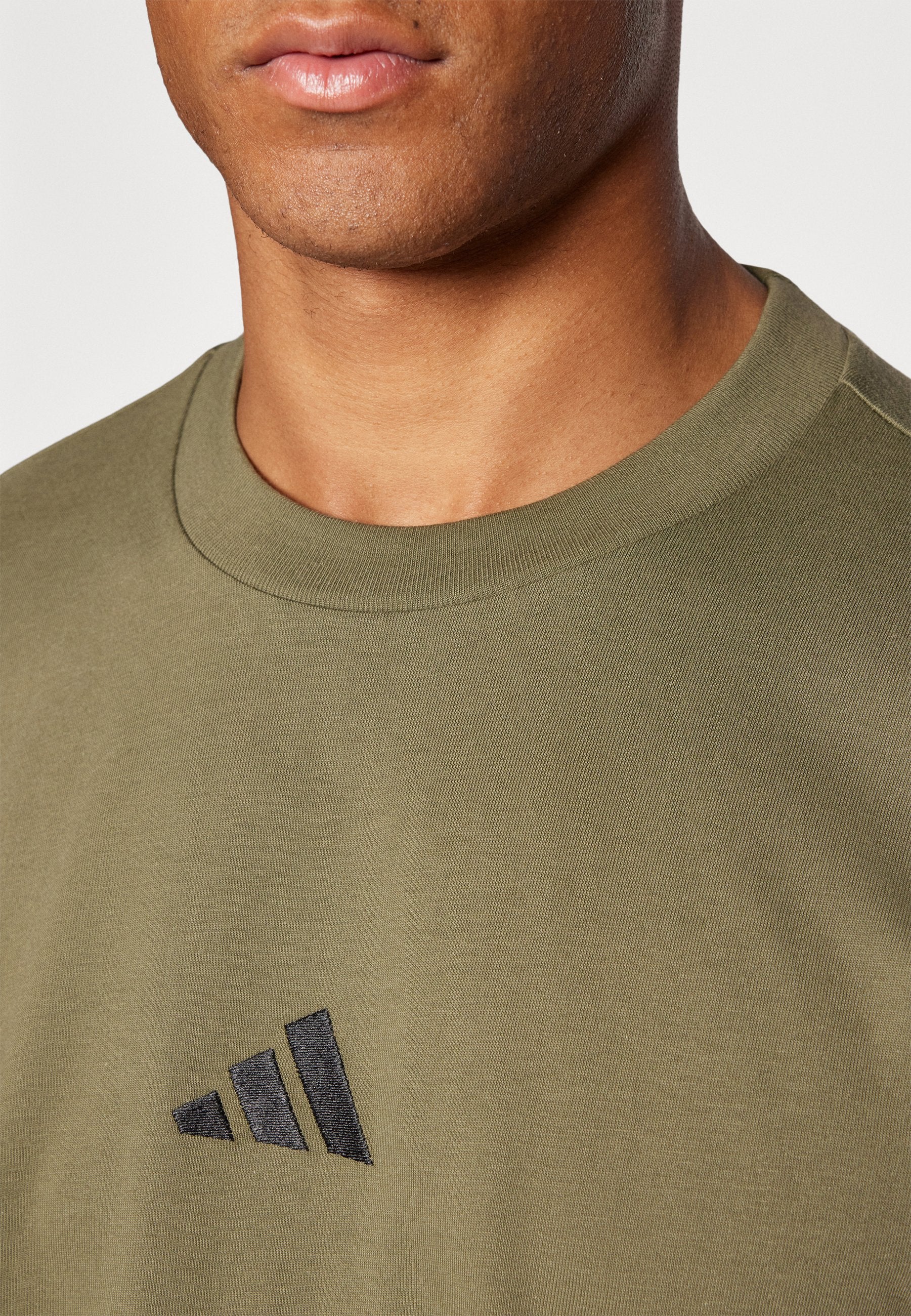adidas Sportswear ESSENTIALS THREE STRIPES SINGLE