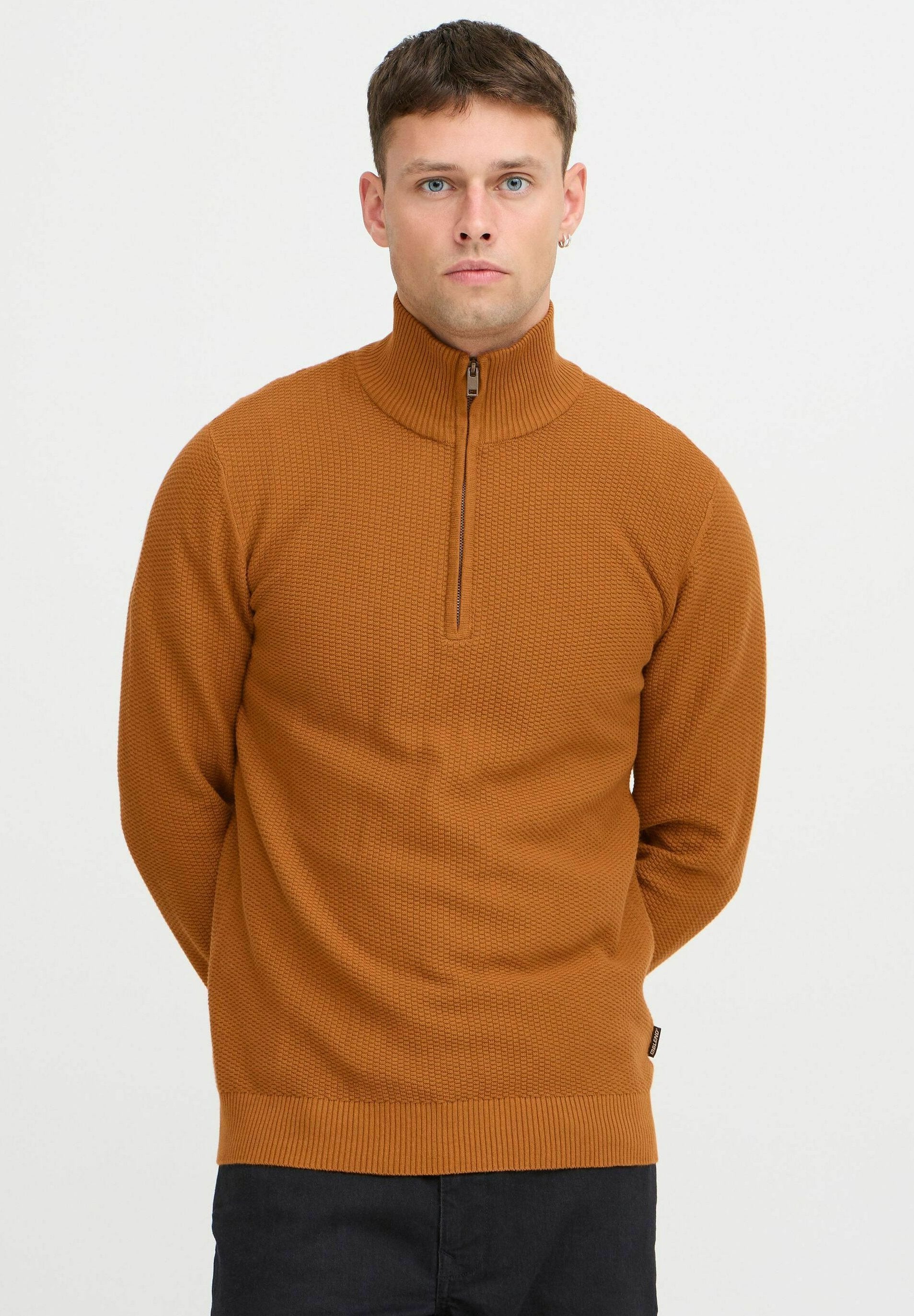 BHPULLOVER FINE KNIT TROYER Media 3