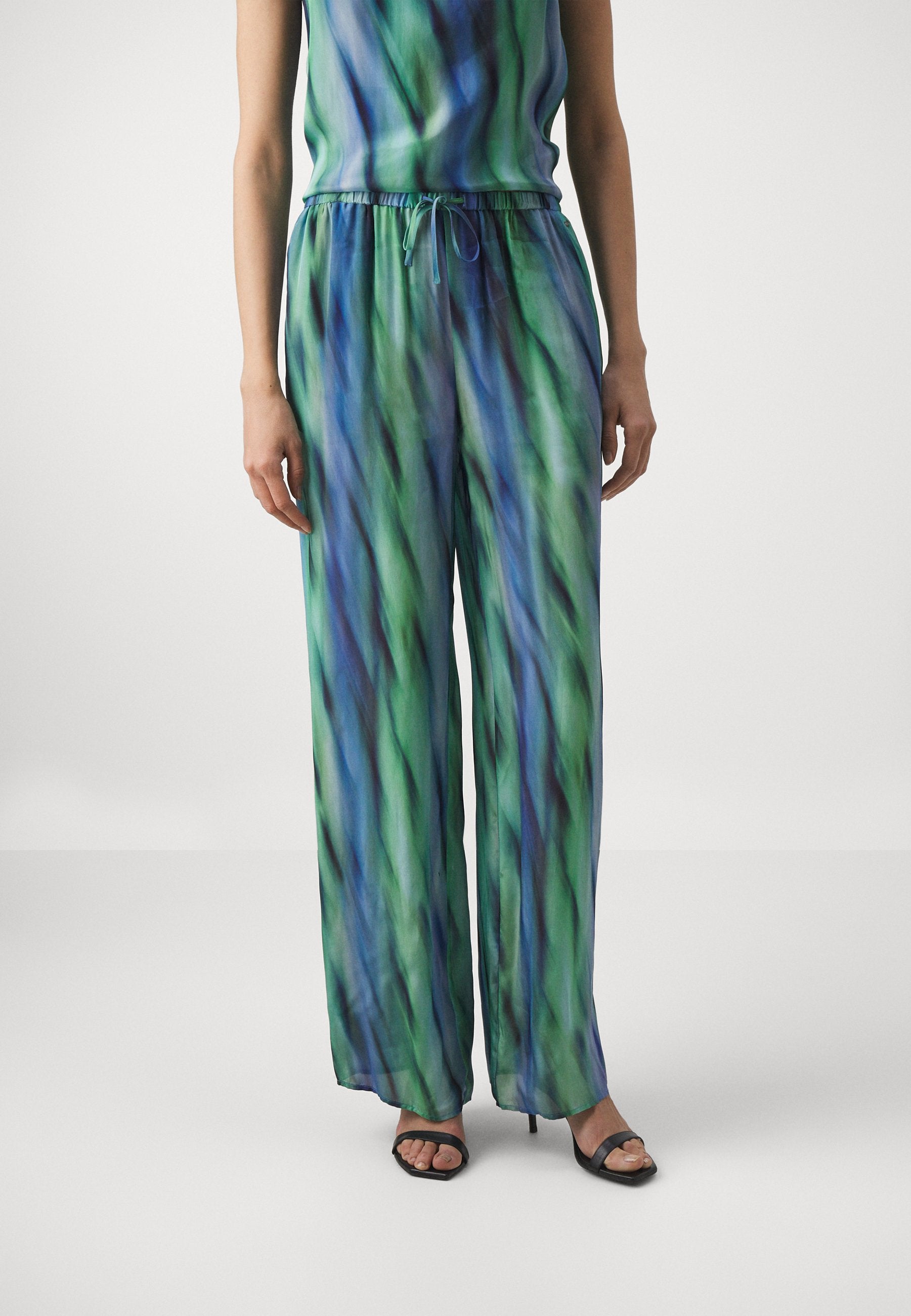 PANTALONI Media 3