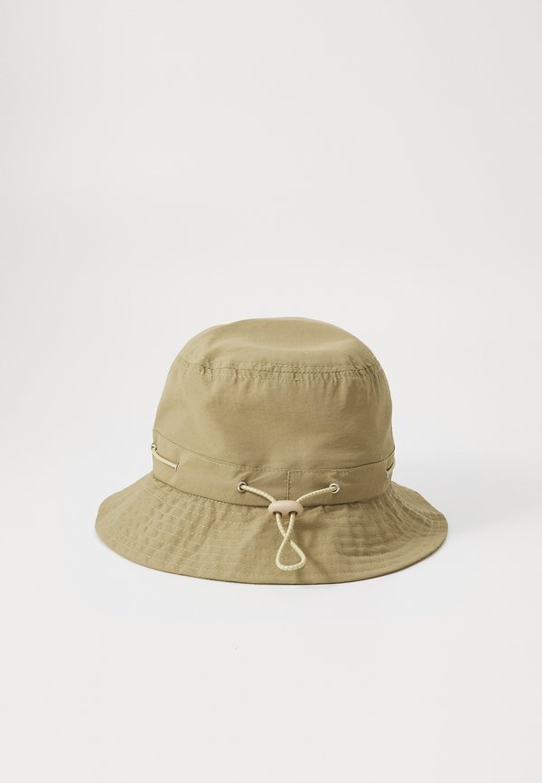 Pier One by Zalando