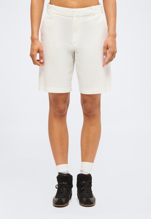 GAP FLAT FRONT