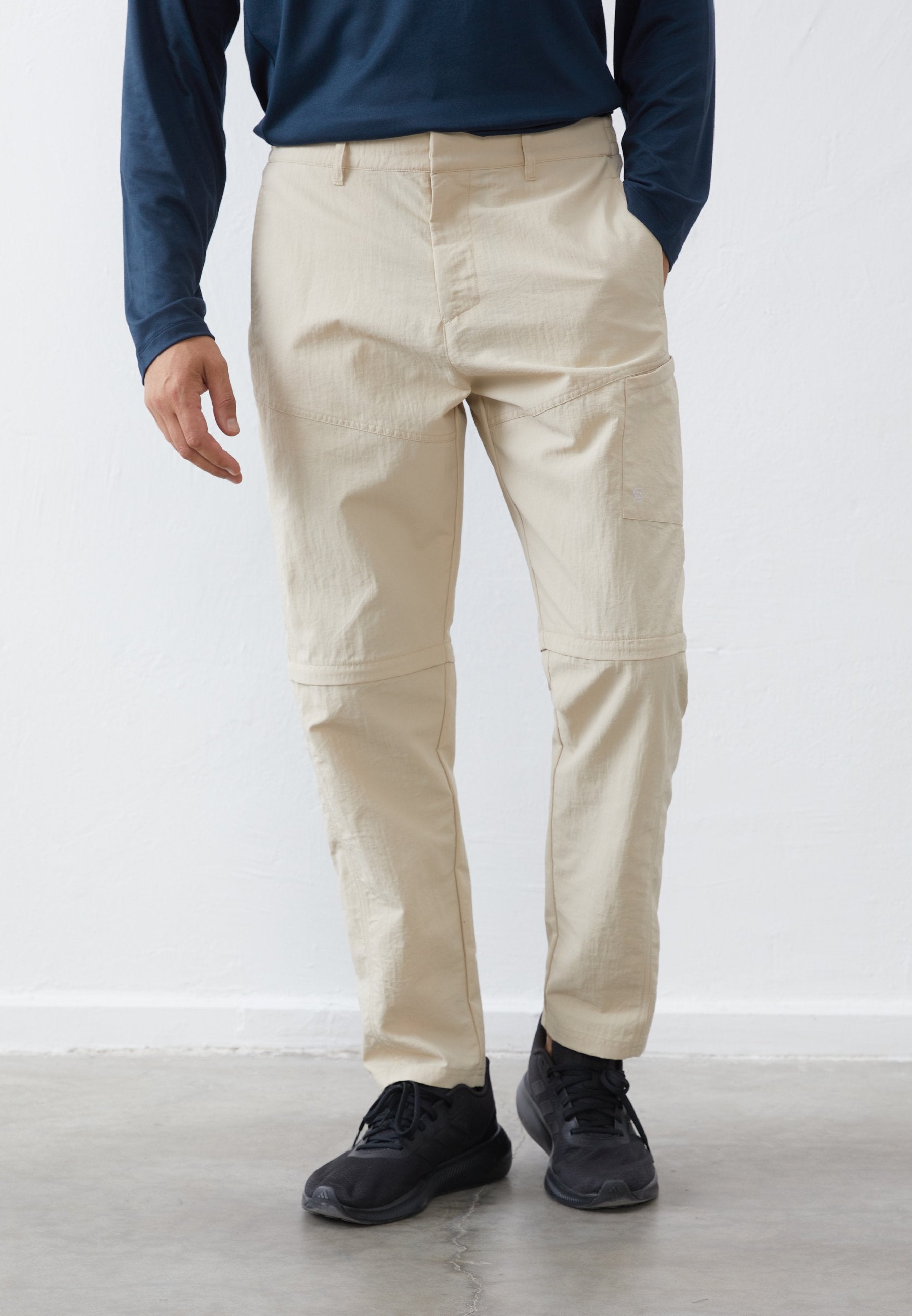 Pier One Sport CONVERTABLE HIKING TROUSERS WITH ZIP OFF LEG & MULTI POCKETS