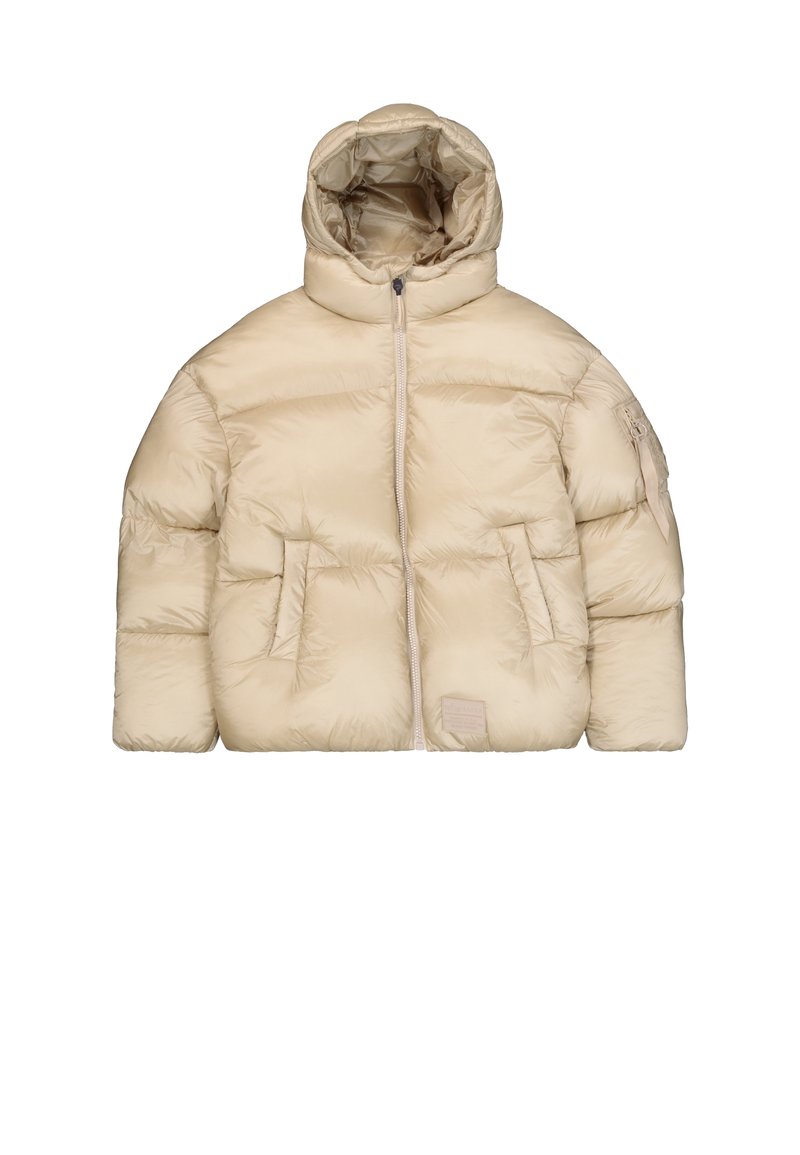 Beige Steppjacke mit Kapuze, ausgestattet mit einem Frontreißverschluss, zwei Seitentaschen und einer strukturierten Oberfläche. Enthält ein Logopatch auf der Vorderseite.