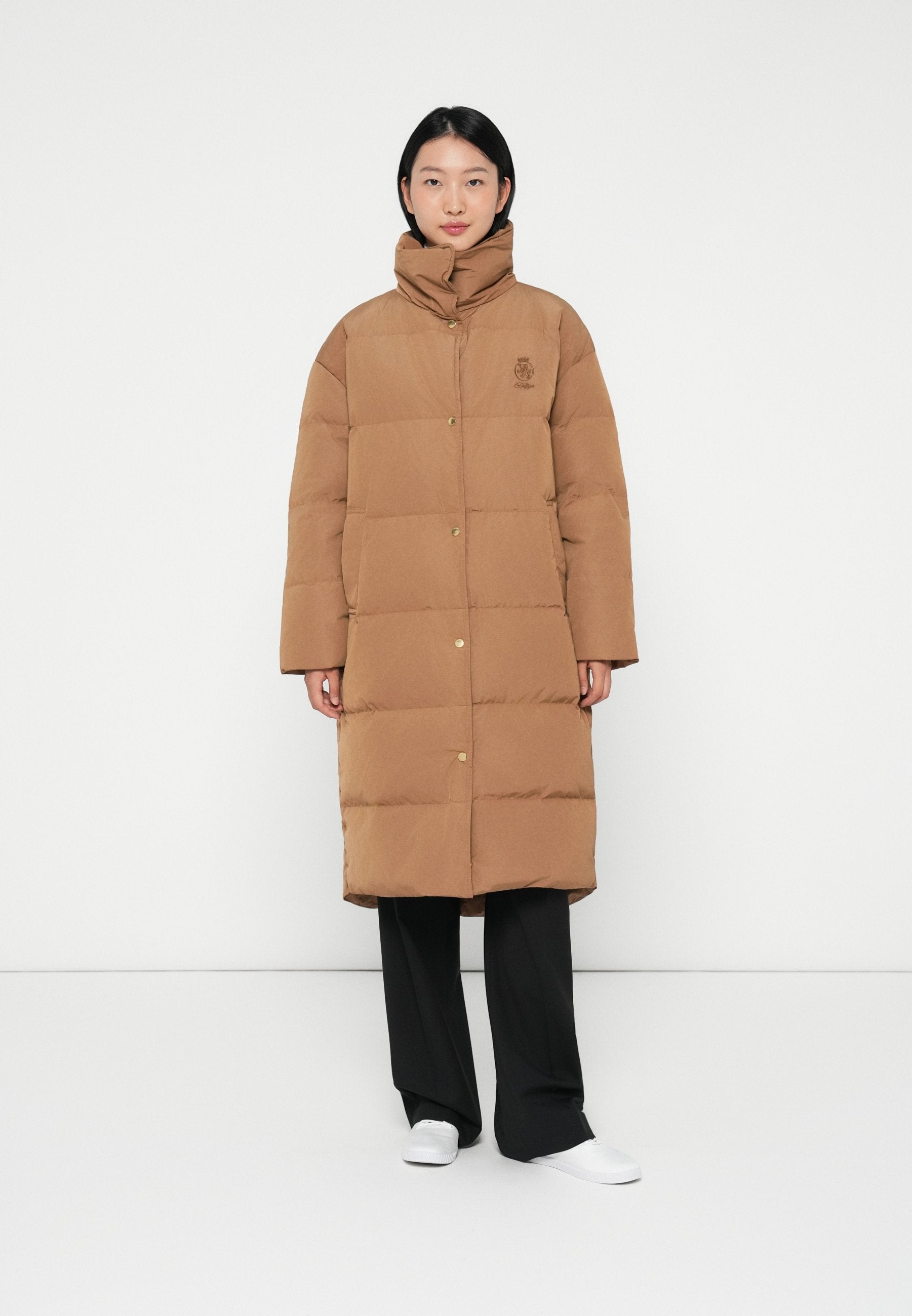 CREST COAT Media 3