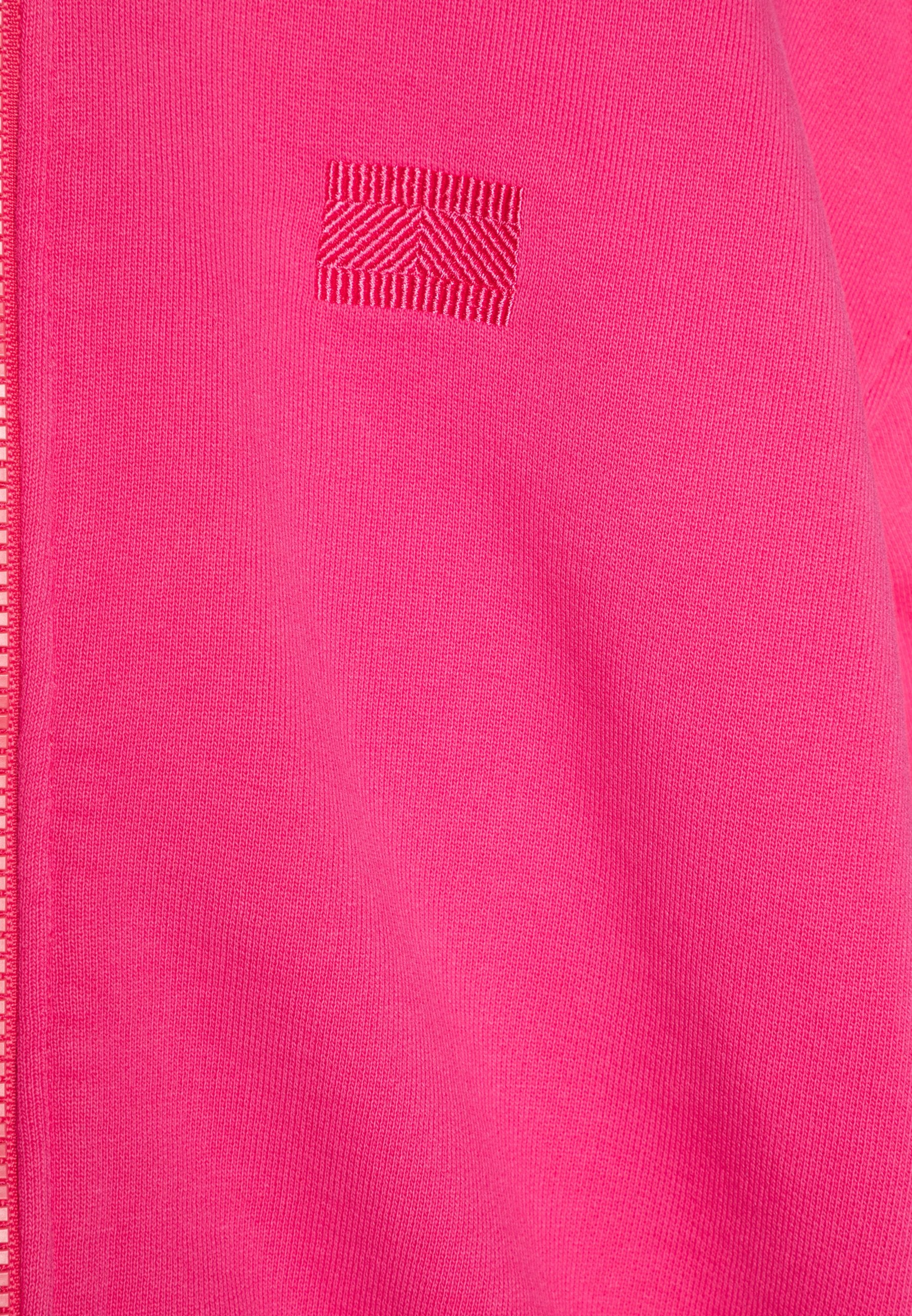 TONAL FLAG HOODIE Media 3