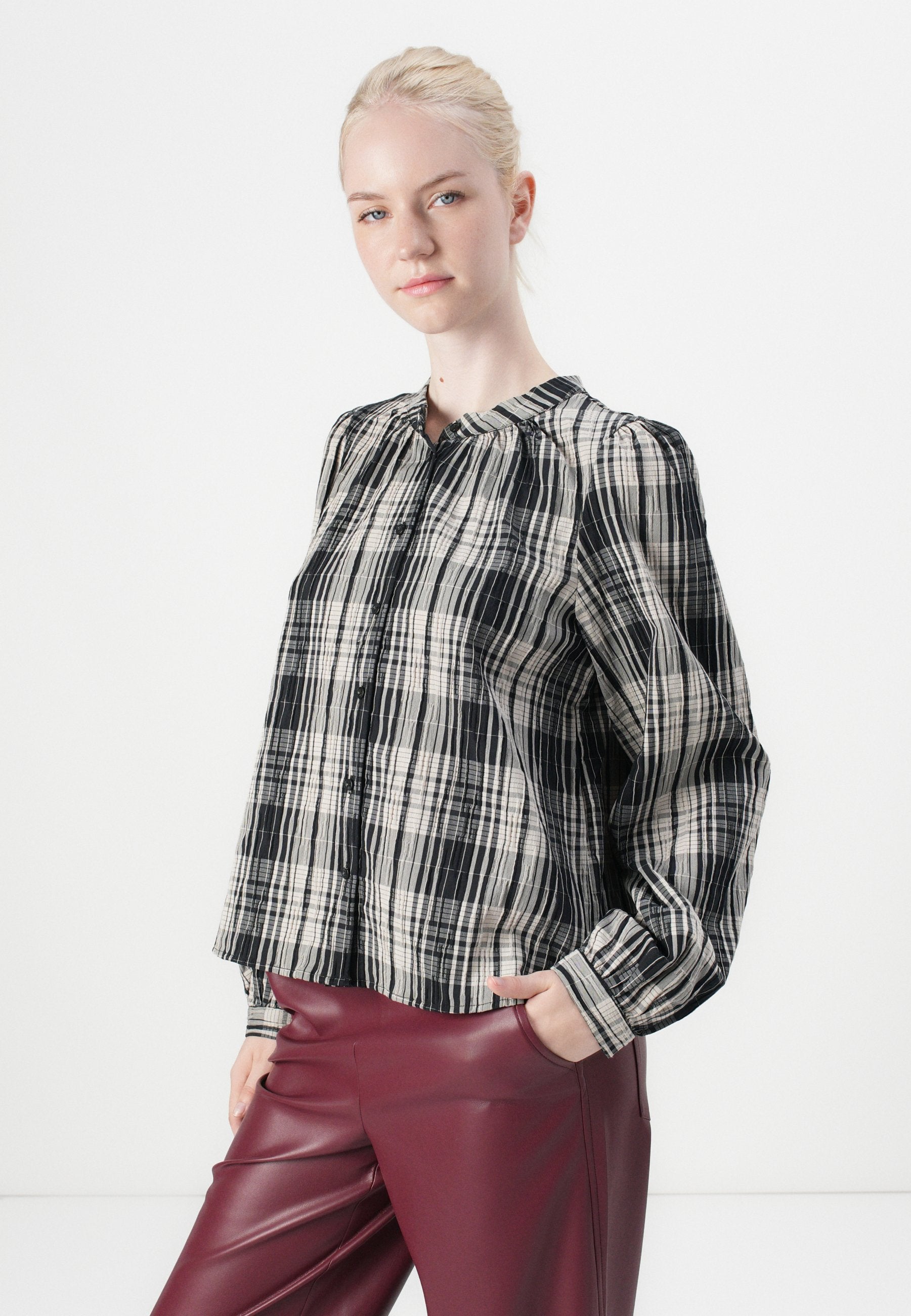 ONLSMOOTH PANT Media 5