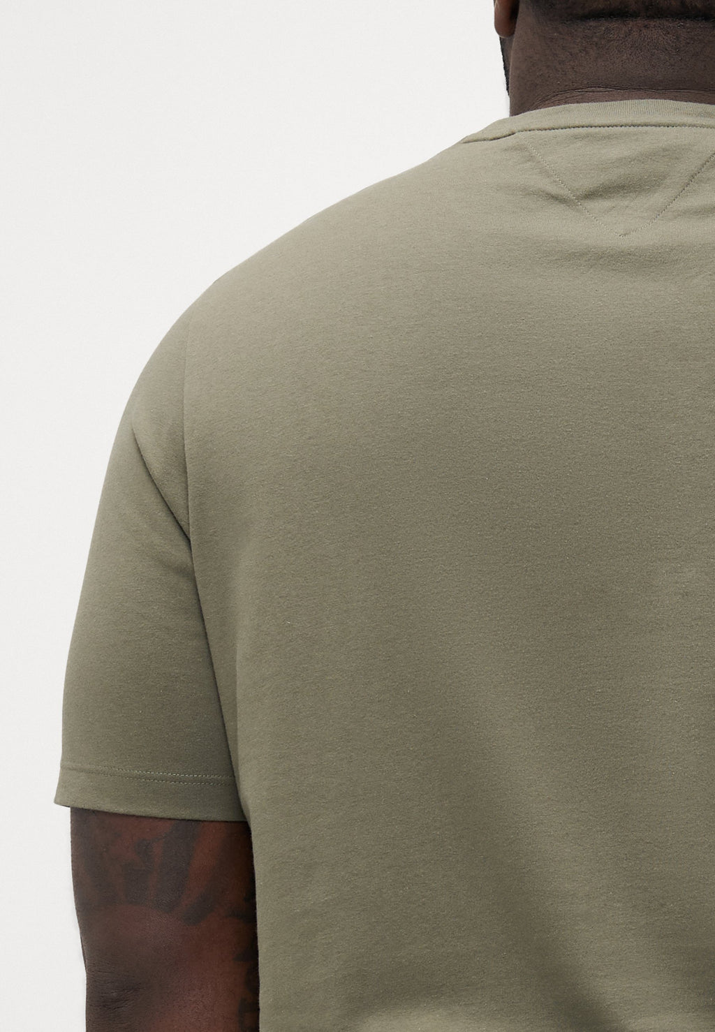 SEASONAL SOLID TEE Media 6
