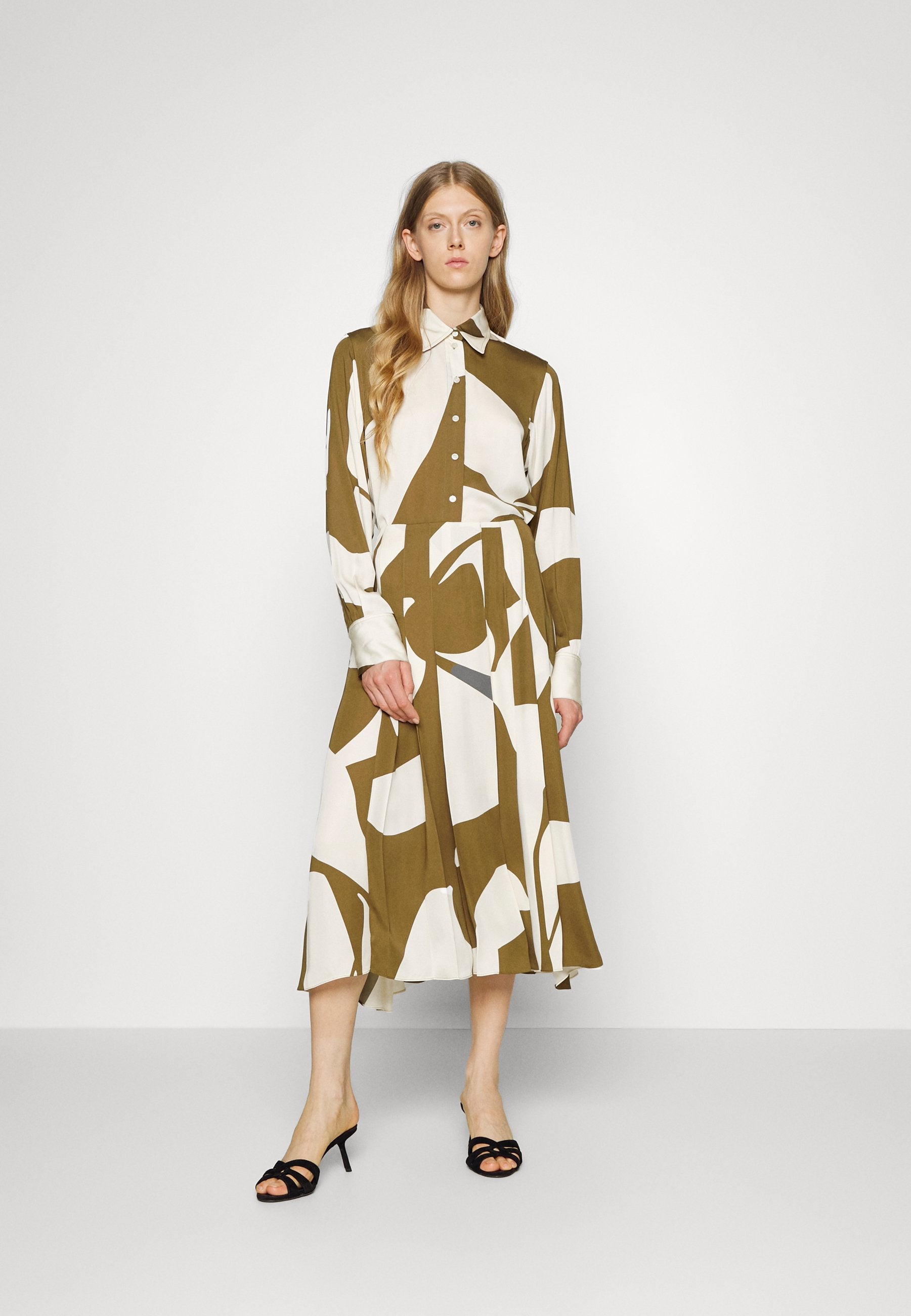 Victoria Beckham PATCH POCKET PLEATED SKIRT