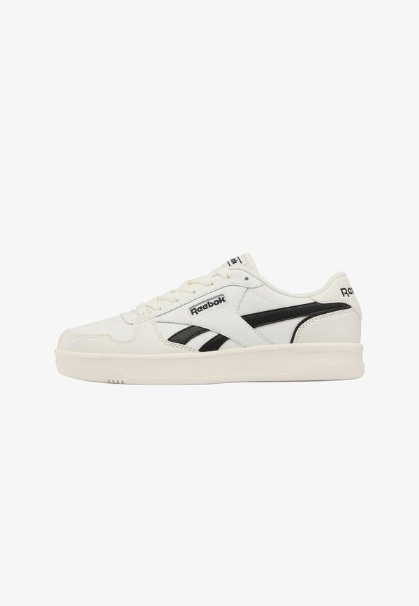 Reebok MATCH PRIME V2 - Walking trainers - chalk black chalk
