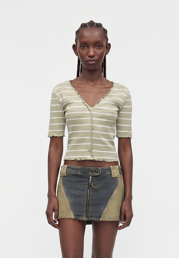 ONLY ONLLAILA STRIPE - Print T-shirt - tea/cloud dancer
